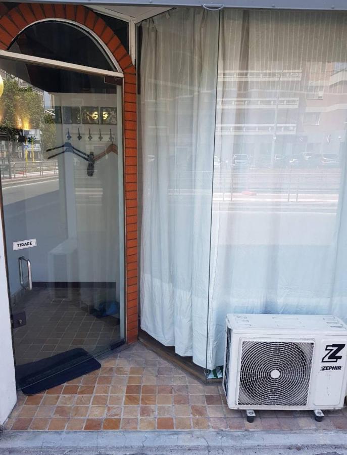 Ferienwohnung Flat Nirmala Studio-Shop Mailand Exterior foto